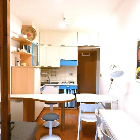 M453 - Marcelli, Comodo Bilocale Con Giardino