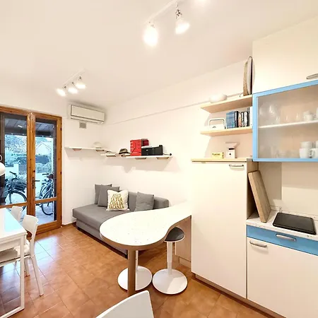 Appartement M453 - Marcelli, Comodo Bilocale Con Giardino