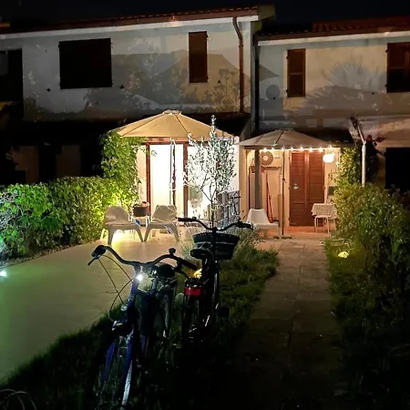 M453 - Marcelli, Comodo Bilocale Con Giardino