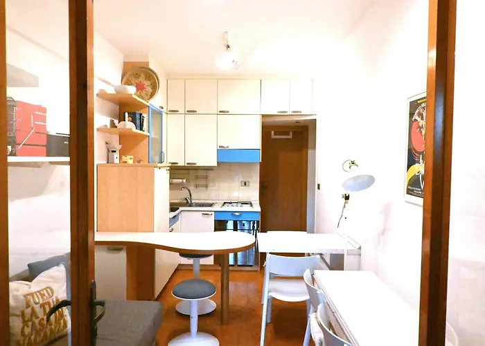 M453 - Marcelli, Comodo Bilocale Con Giardino